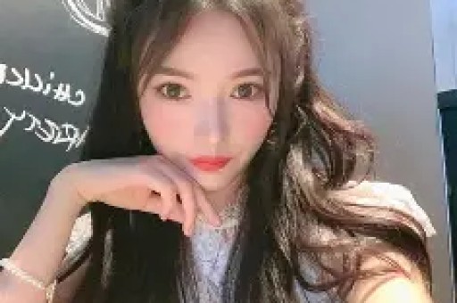 2025年娱乐圈八卦:明星恋情曝光粉丝热议